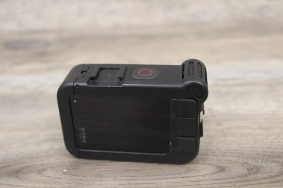 Cámara de acción GoPro HERO11 negra con accesorios Foto 2 de 4