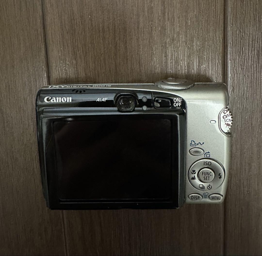 Canon IXY Digital 800 IS 6MP Compact Camera 4x Zoom with Box Canon IXY Digital 800 IS 6MP Compact Camera 4x Zoom with Box