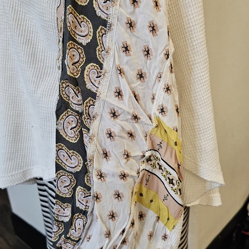 Top termico Carino Free People Blossom con maniche a palloncino paisley avorio medio. - Foto 7 di 12