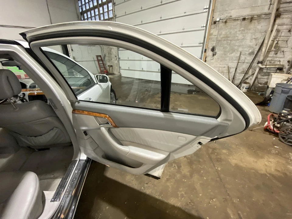 Used Rear Right Door Assembly Rear Side fits: 2003 Mercedes-benz Mercedes s-clas - Изображение 4 из 4