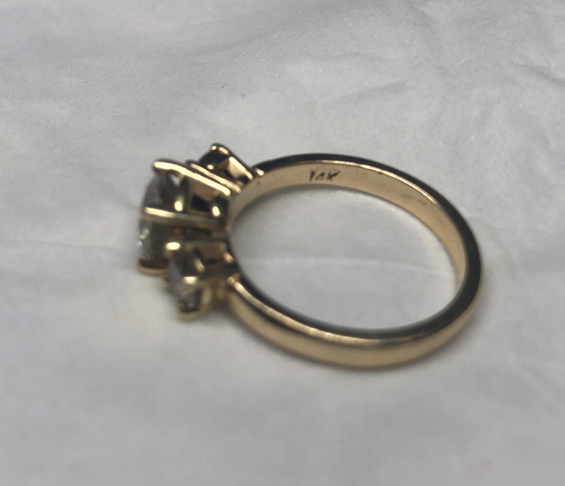 14 k solid Yellow gold 2ctw diamond ring preowned - image 12