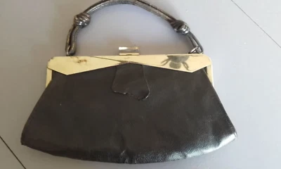 Ancien Sac à main en cuir noir /4 - Photo 1/4