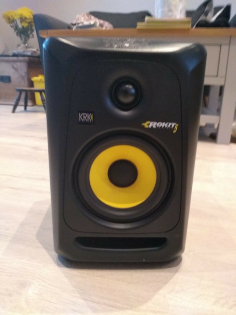 krk rokit 5 g3 bundle