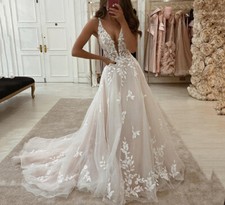 Elegant Wedding Dresses V-Neck Spaghetti Straps Lace Applique A-Line Bridal Gown