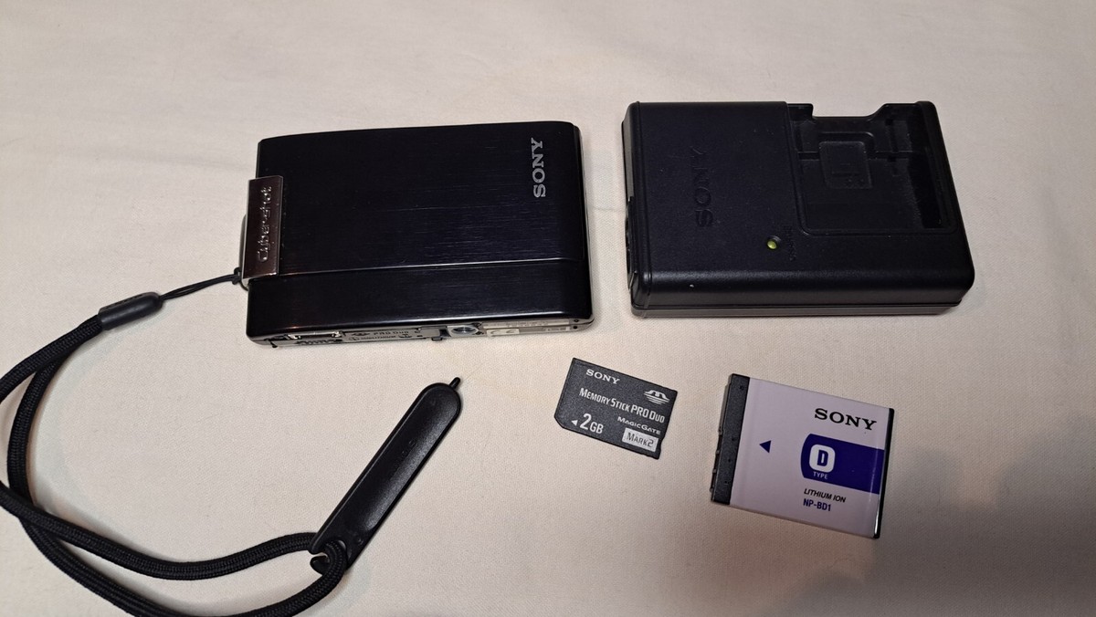 Sony Cyber-shot DSC-T200 8.1MP Digital Camera 2gb Has Dead Sony Cyber-shot DSC-T200 8.1MP Digital Camera 2gb Has Dead