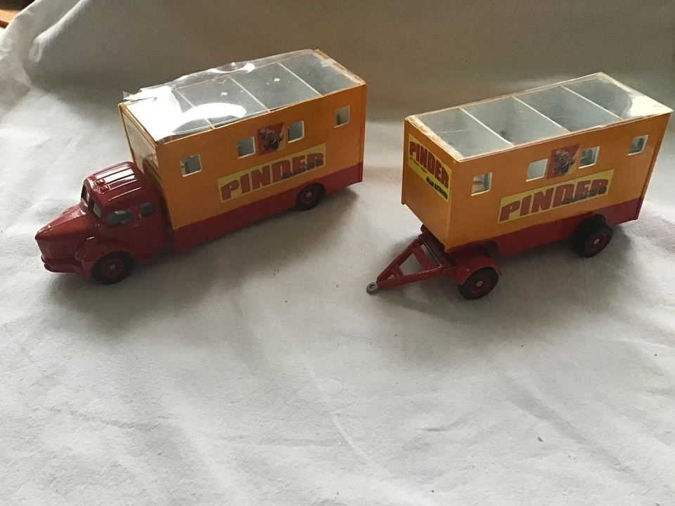 Camión para dormir y remolque Jean Pinder Circus código 3 escala 1:50 - fabricante desconocido Foto 2 de 4