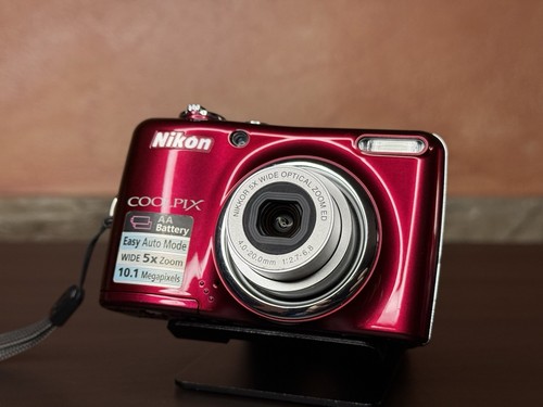 Nikon Coolpix L23 rot - Digital Kompaktkamera - CCD 10.1 MP 5X - Bild 11 von 14