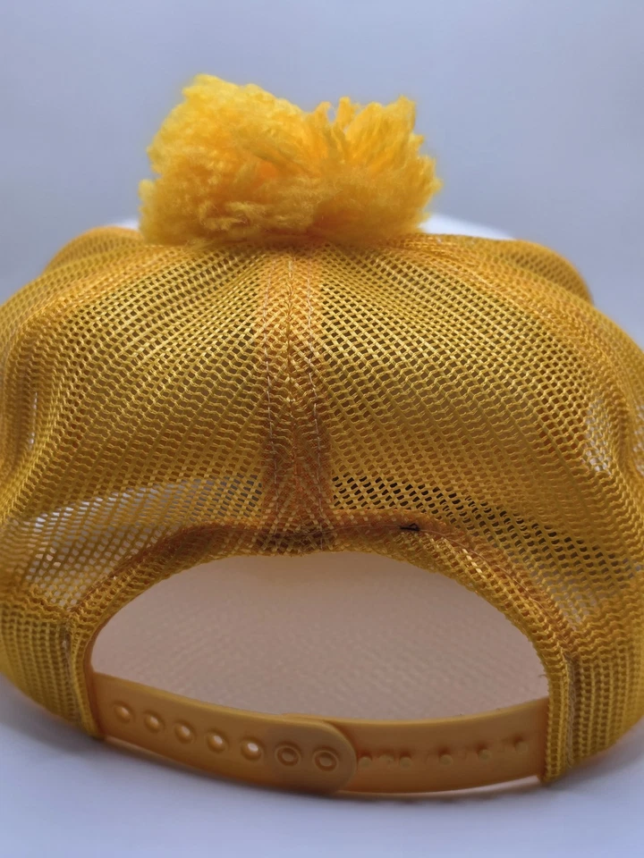 Vintage Golf Hat With Pom Pom ⛳️ Indian Hill Golf Club - Image 3 of 4