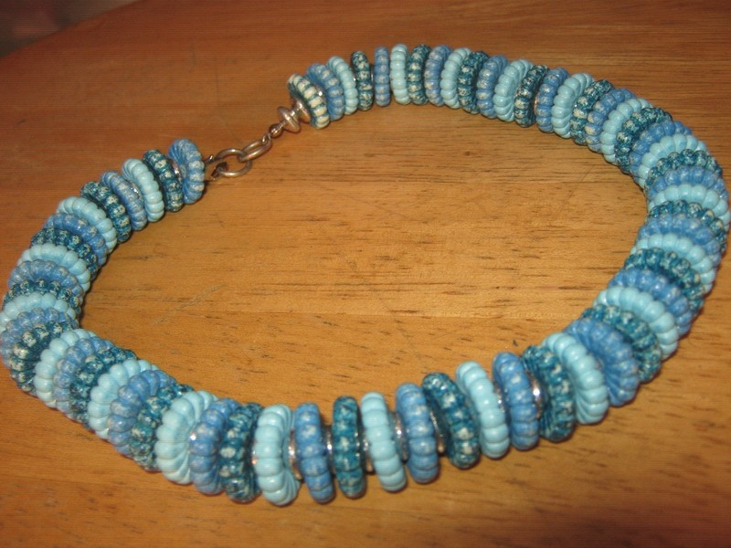 Blue Disc Choker Collar Single Strand Necklace Silver Tone Spacers