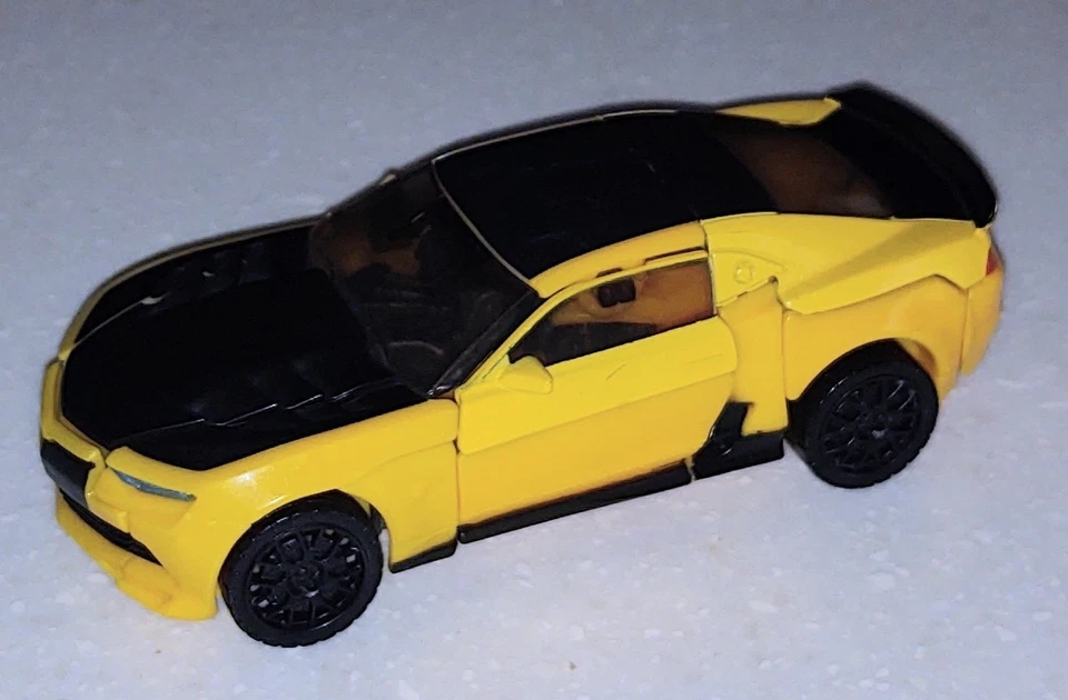 Transformers The Last Knight Bumblebee Deluxe Tlk Movie Figure *No Discs* - Image 2 of 4