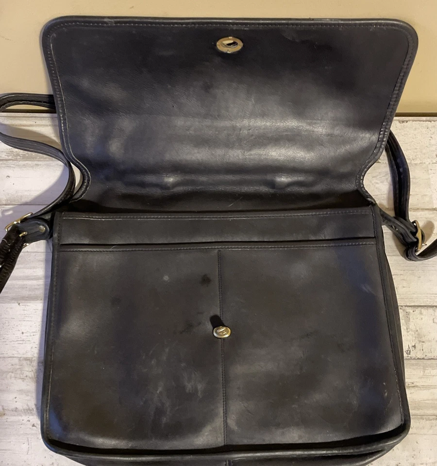 Vintage Coach #7106 Pasta de Couro Preto Carteira Bolsa de Ombro Ferragem Dourada - Imagem 4 de 4