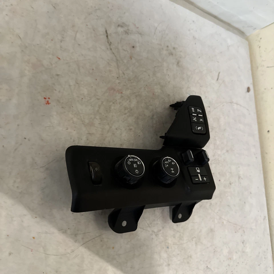2016 GMC YUKON TRACTION HEADLIGHT CONTROL SWITCH OEM - Image 4 of 4