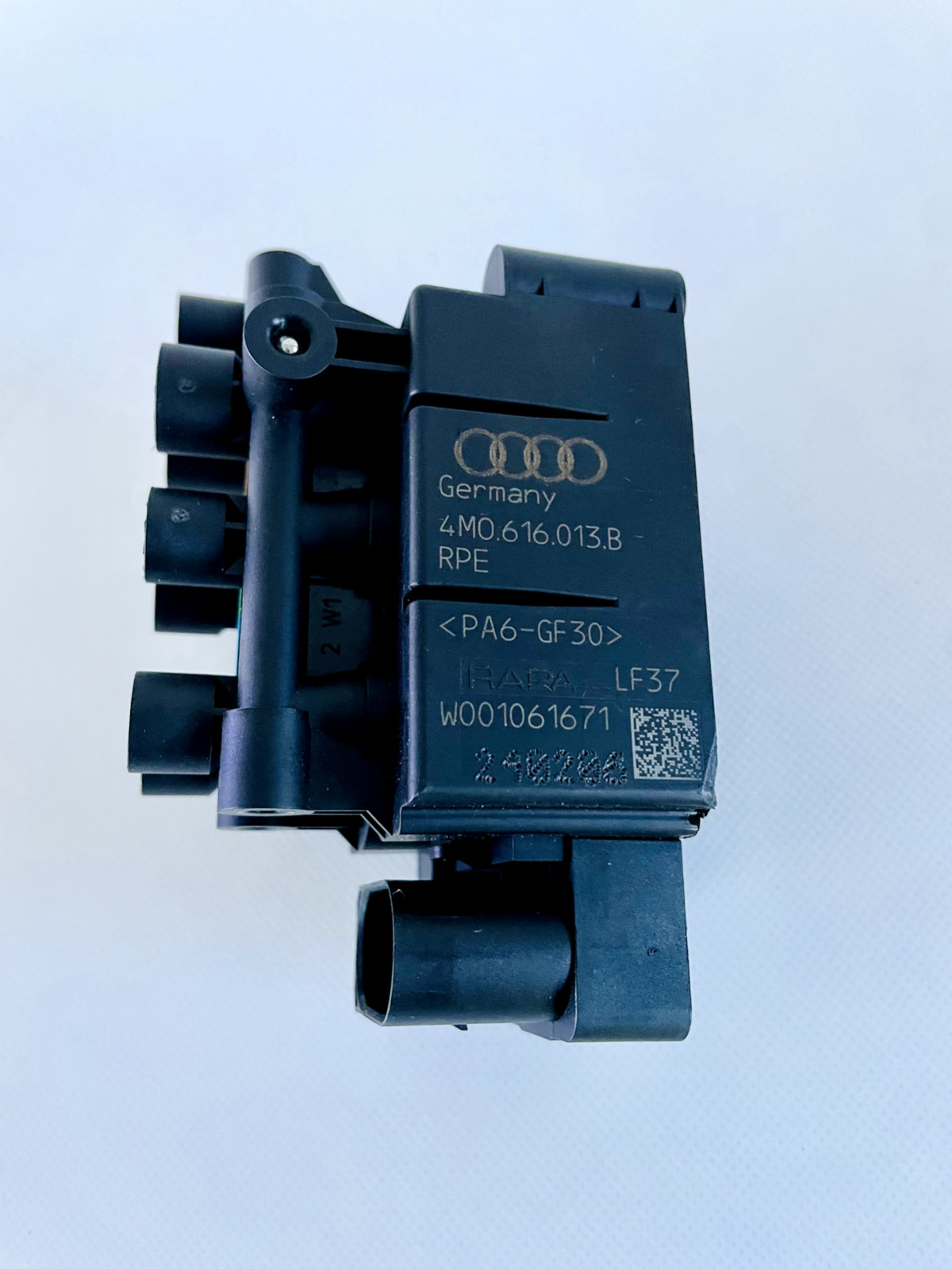 AUDI, BENTLEY, LAMBORGHINI - AIR SUSPENSION VALVE UNIT 4M0616013B ORIGINAL