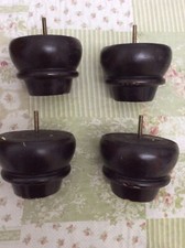 Odzyskany Vtg Zestaw czterech ciemnobrązowych drewnianych nóg meblowych ze śrubami