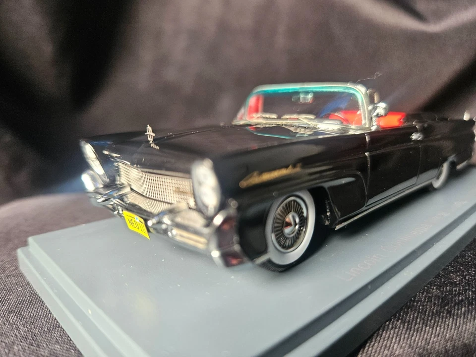 NEO Models 1958 Lincoln Continental MK.III Convertible 1:43 Scale Inv. #3927 - Image 2 of 4