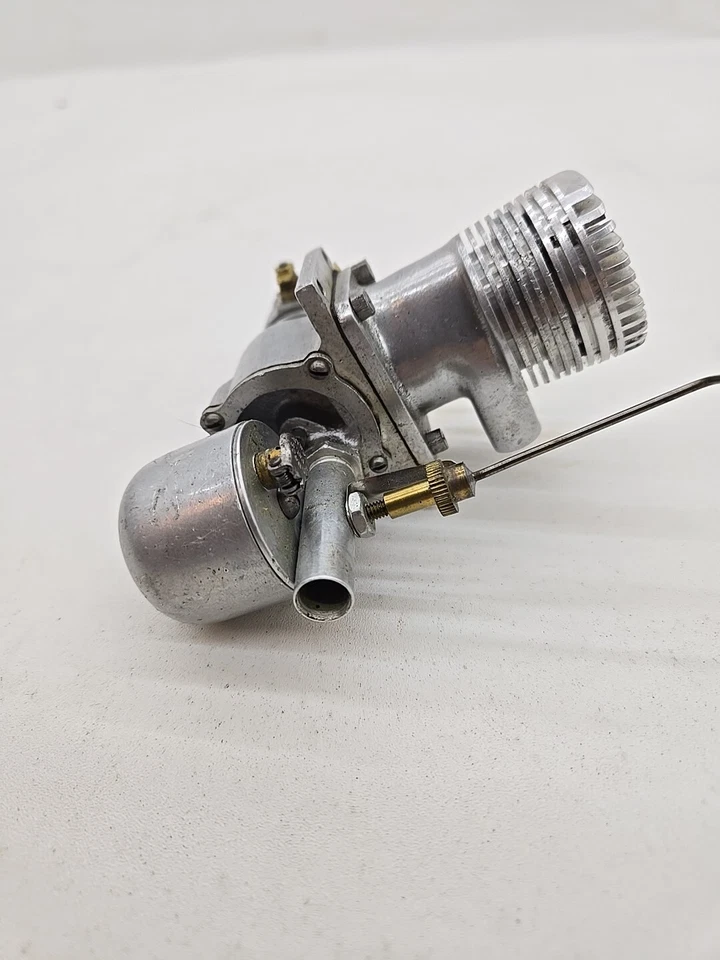 DELONG 30 1940s Spark Ignition Model Engine #3 M6 - Image 4 of 4