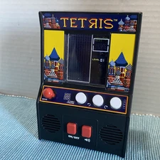 TETRIS Electronic Handheld Tabletop Game- Basic Fun Black Cabinet 09594 (Works)