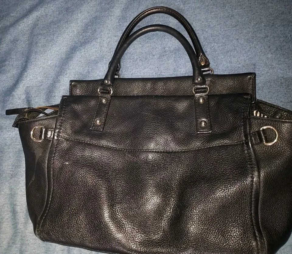 Bolso de mano Kate Spade Cobble Hill de cuero negro guijarro Foto 3 de 4