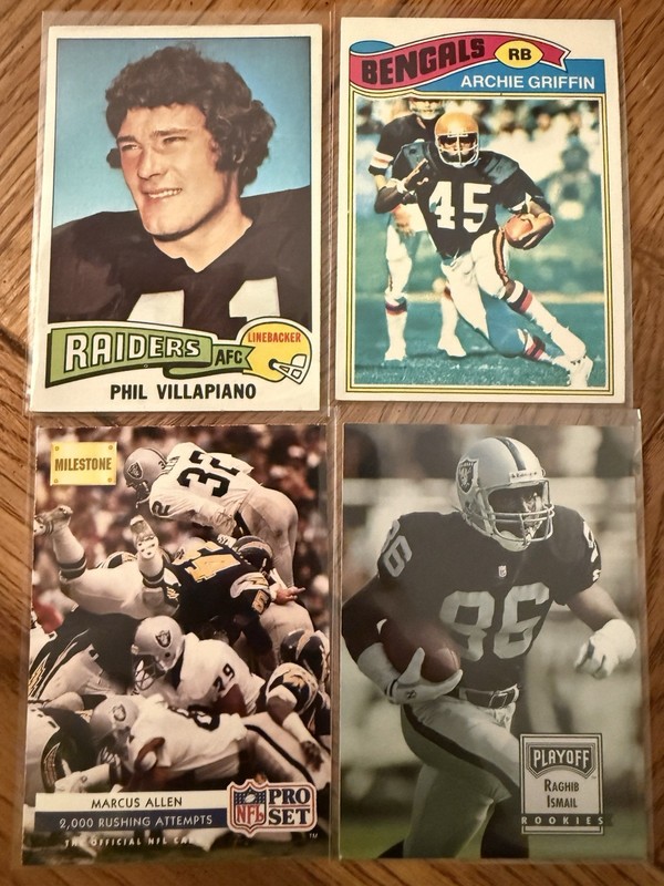 1975 Topps - Phil Villapiano #320
