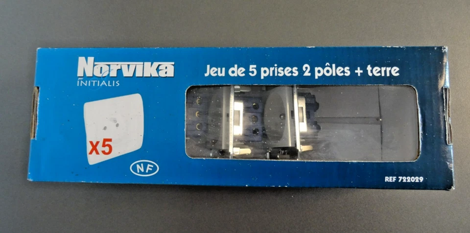 Lot 4 PRISE murale 2 P + T NORVICA INITIALIS style mosaic LEGRAND 2000 BE - Photo 3/4