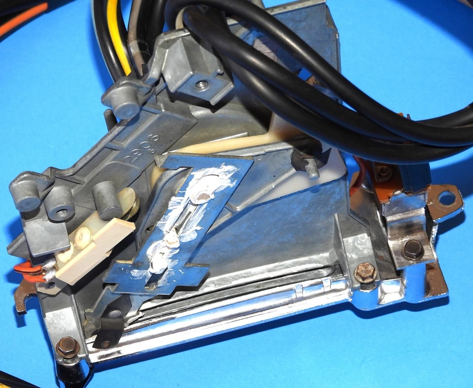 1971-73 OLDSMOBILE OEM A/C HEATER ATC CLIMATE CONTROL UNIT WITH VACUUM HOSES - Image 4 of 4