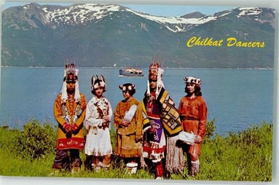 39745985 - Chilkat Taenzer von Alaska Tracht Frachtschiff Volkstanz