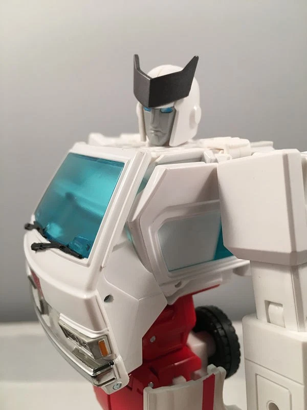 Фигурка Transforming Masterpiece RATCHET MP-30 MP30 в наличии G1 - Изображение 2 из 4