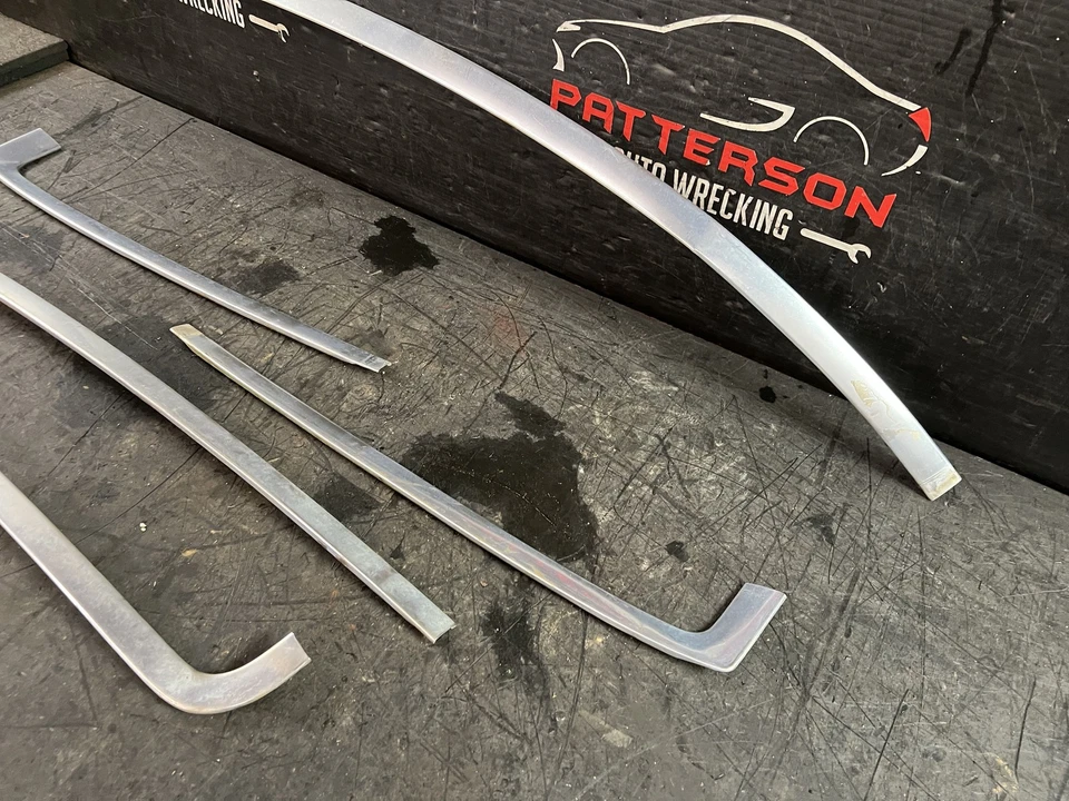 80-96 FORD F150 PARA-BRISA DIANTEIRO CROMADO SURROUND REVELAR ACABAMENTO DE MOLDAGEM - Imagem 2 de 4