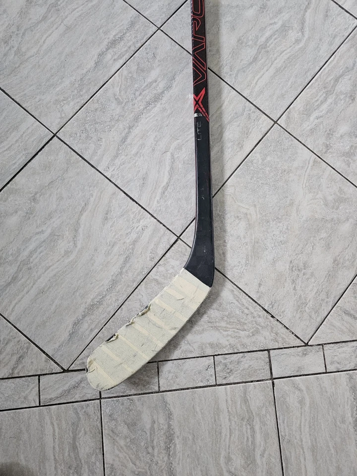 William Nylander 2017-18 photomatched game used stick - Image 2 of 4