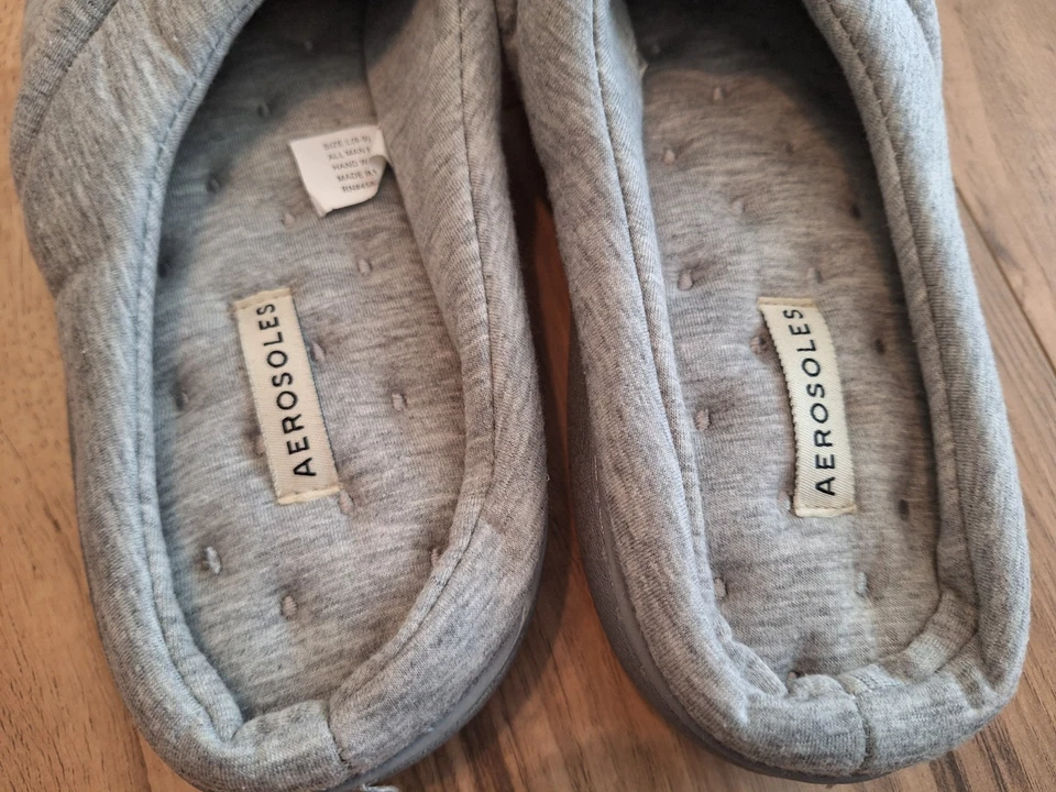 Zapatillas acolchadas de espuma viscoelástica con aerosoles para mujer L (8-9) grises zapatos de casa zuecos nuevas Foto 2 de 3