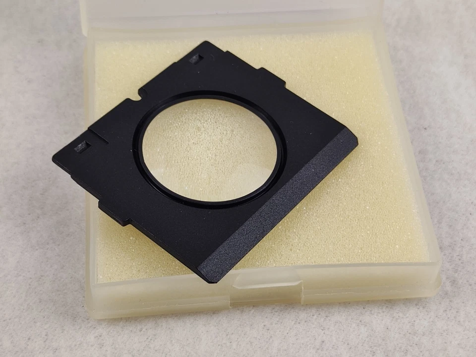 Hasselblad Diopter +1 Correction Focusing Hood Magnifier for Waist Level Finder - Image 4 of 4