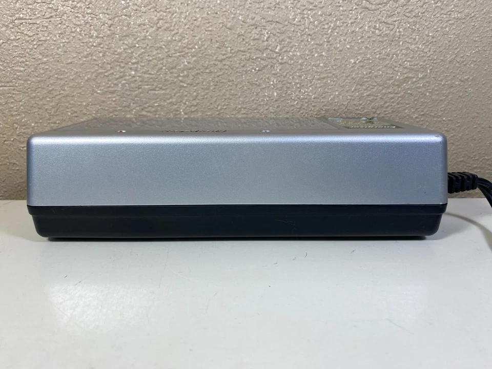 Energizer CHFCV Rechargeable Battery Charger AA/AAA/C/D/9V/NiMH Tested - Image 3 of 4