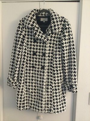Pelle Studio SZ M faux fur Black and White Coat