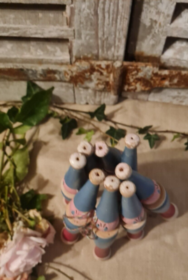 Lot De Petites Quilles En Bois Anciennes - Clowns Pour Poupées Enfants