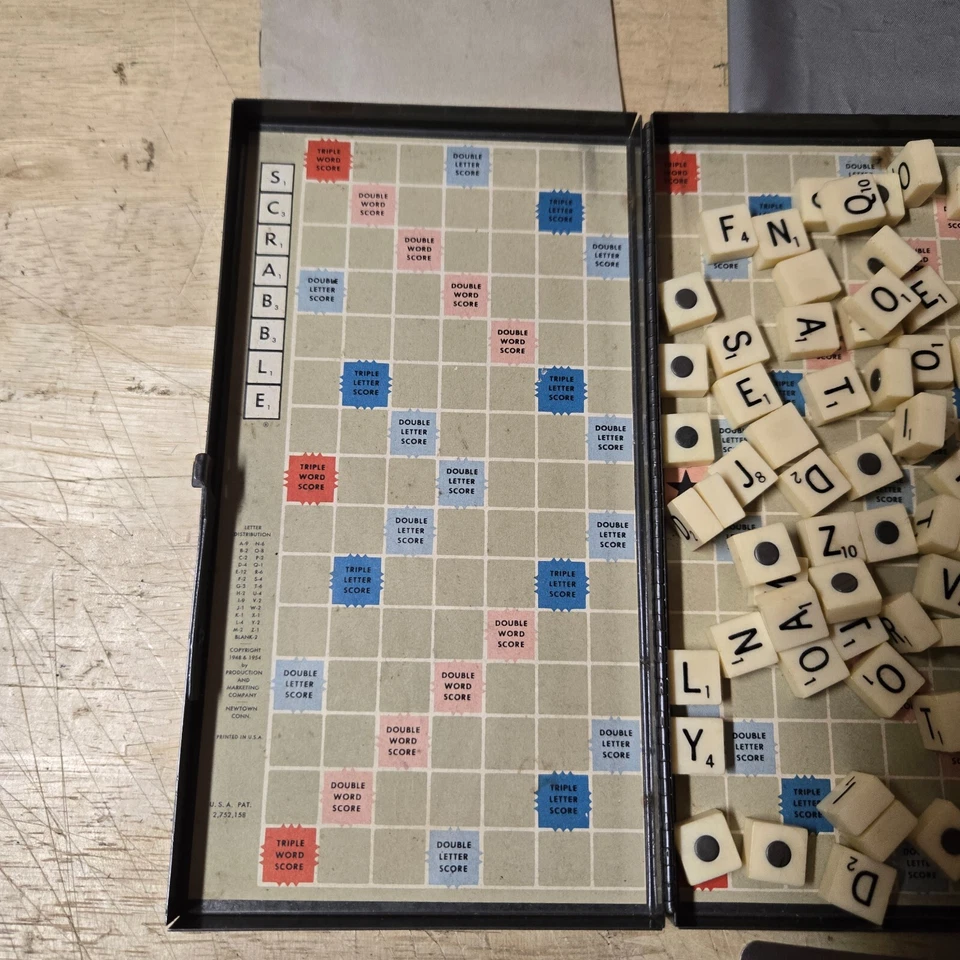 Raro Private Jet 1954 Selchow & Righter Scrabble Viaje Juego de Mesa Magnético Leer Foto 2 de 4