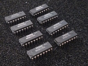 Tesla-MHB4164-64Kx1-DRAM-lot-of-8-pcs