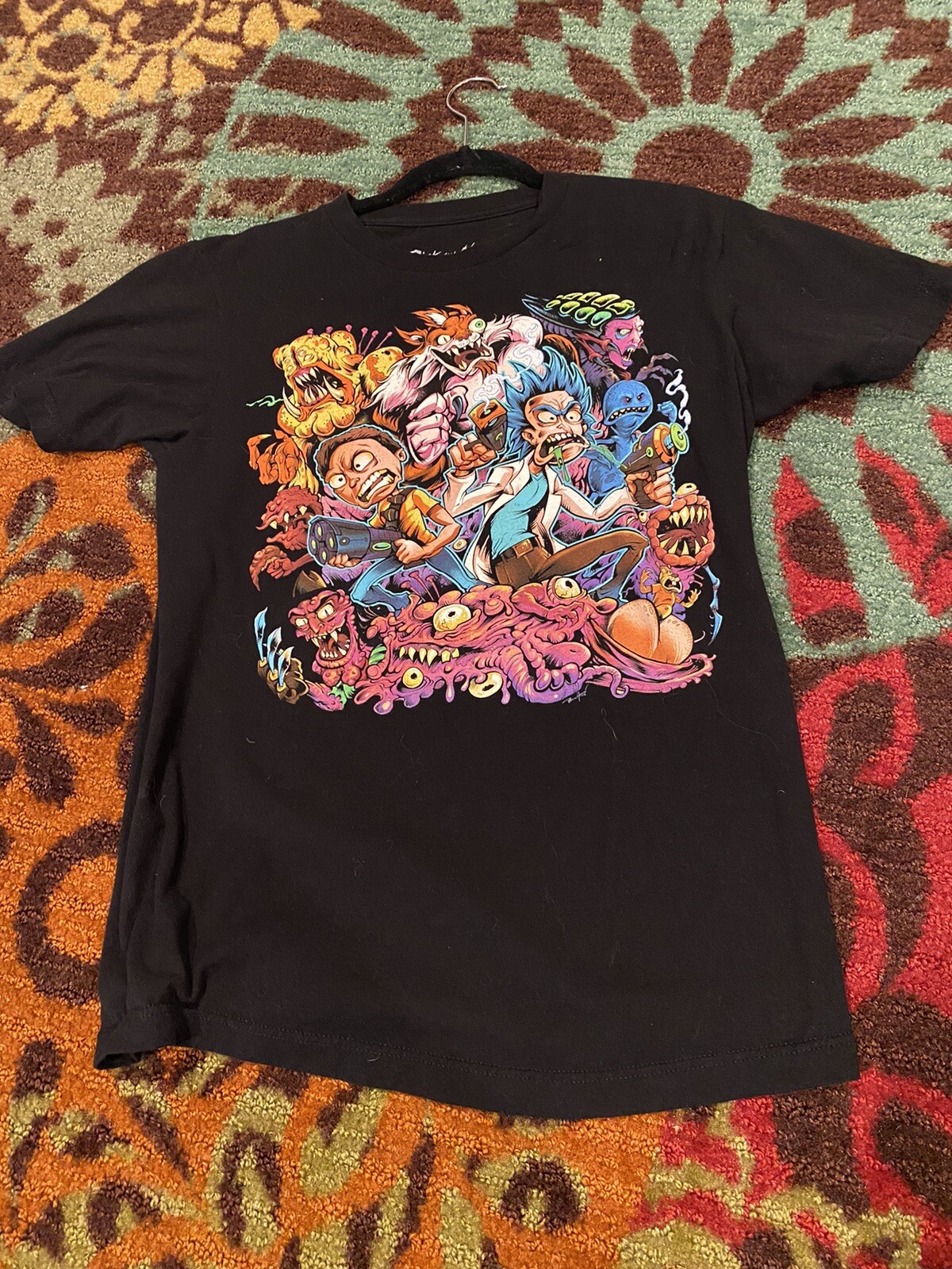 ALTRA T shirt vintage Rick and Morty colorata con altri personaggi popolari taglia M