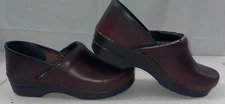 DANSKO Professional Burgundy Leather Size 41/ 10.5  Nursing Clogs Shoes 