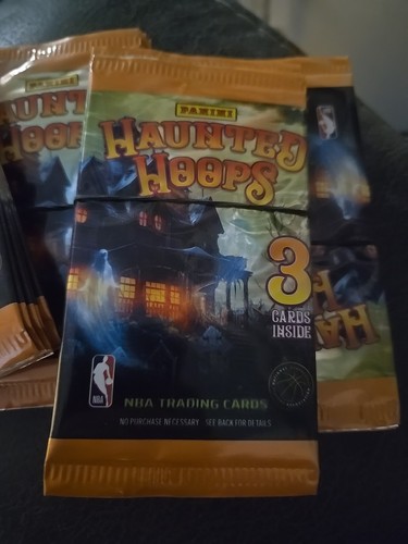 2023-24 Panini NBA Haunted Hoops ๐ Lotto di 28 confezioni sigillate ๐, MM - Foto 3 di 5