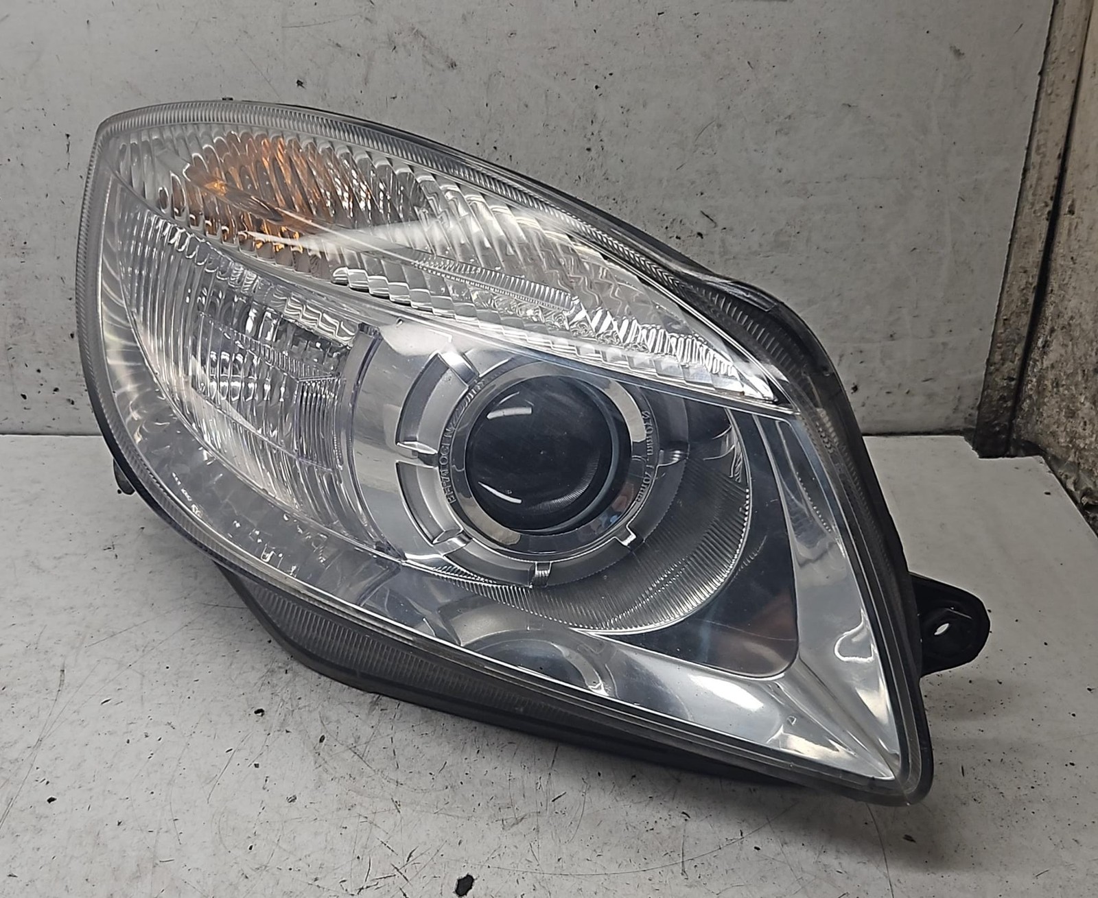 FARO ANTERIORE DESTRO PER SKODA Roomster 1° Serie (06>)