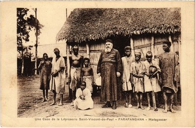 PC MADAGASCAR CASE LÈPROSERIE ST-VINCENT-DE-PAUL - FARAFANGANA (a76257)