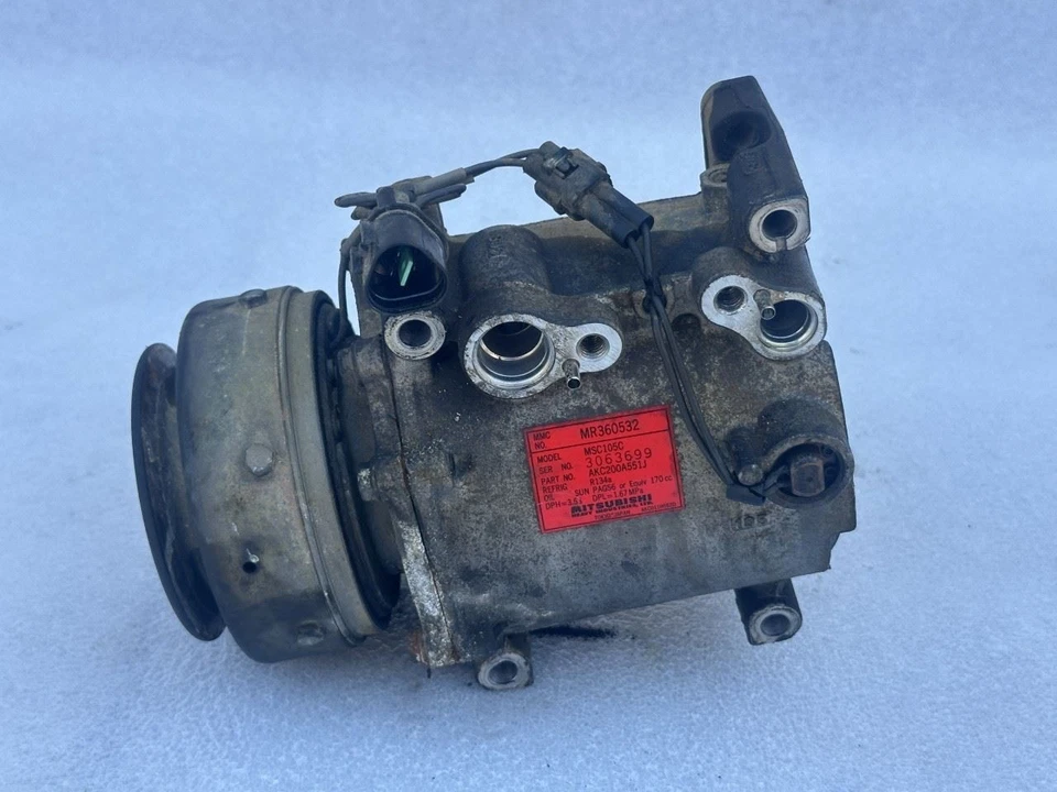 1999 MITSUBISHI MONTERO SPORT AIR CONDITION AC COMPRESSOR MR315442 - Image 2 of 4