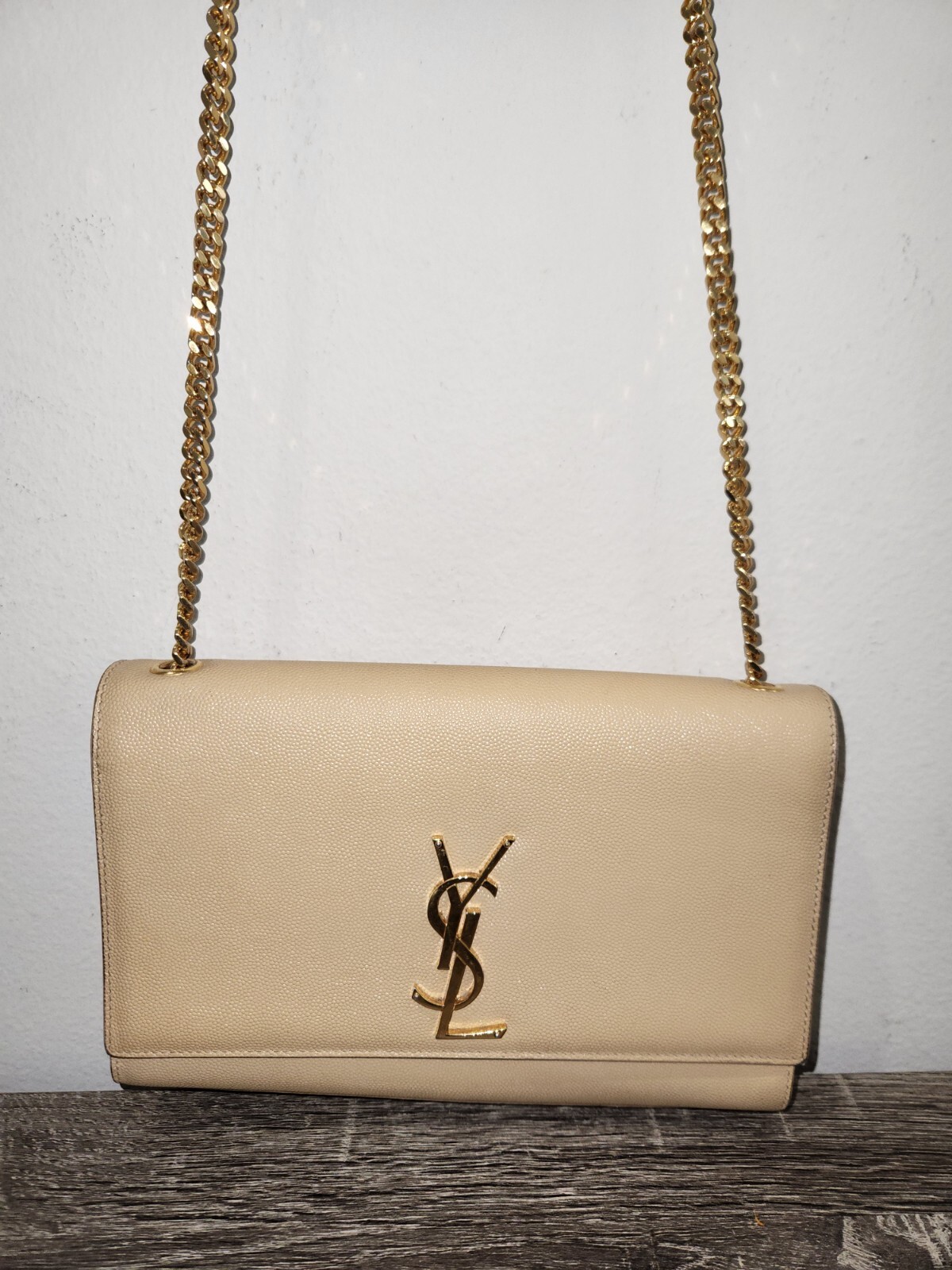 Borsa a tracolla Saint Laurent Kate media catena usata colore oro beige marrone