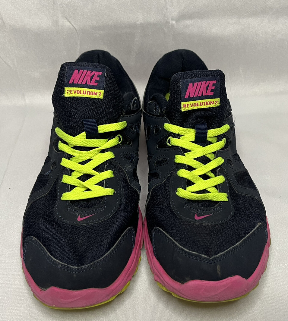 nike revolution 2 womens black