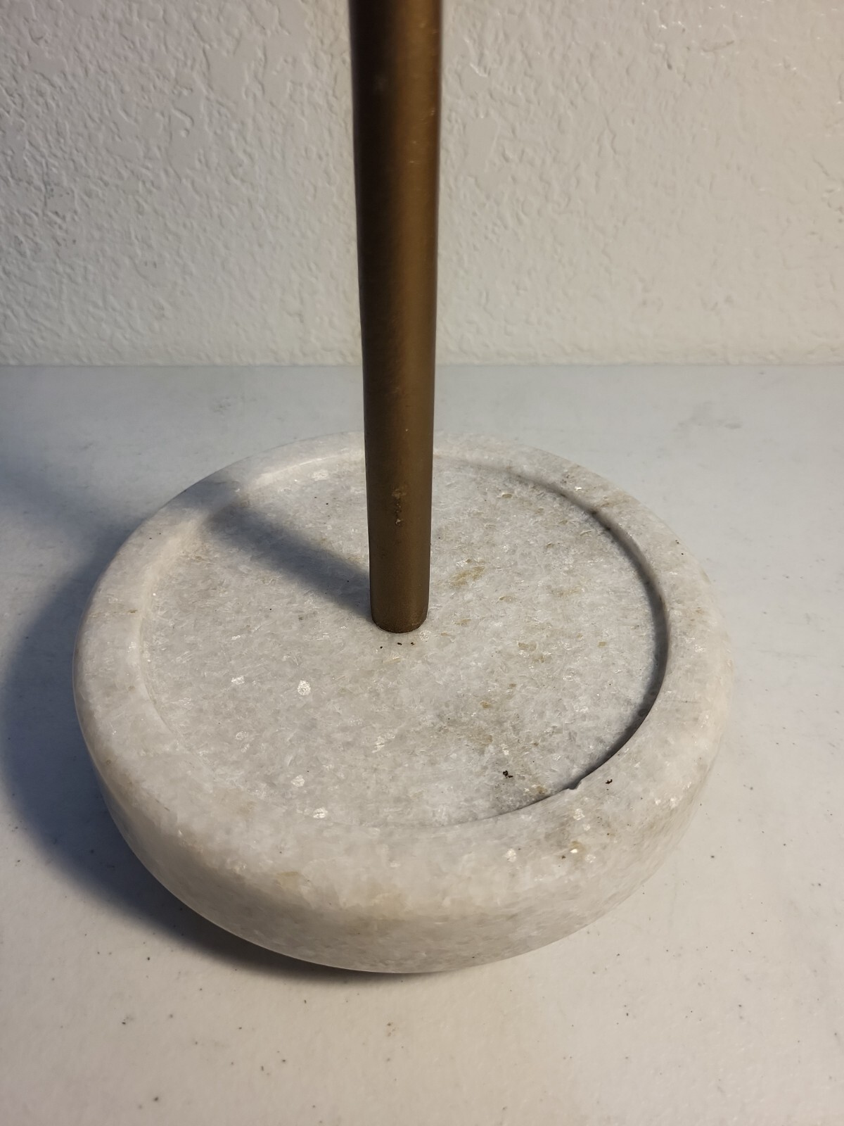 Mud+Pie+E8+Kitchen+Decor+Brass+Marble+Doorknob+Paper+Towel+Holder+