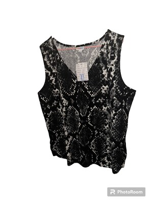 LulaRoe NWT Snake Skin Rachael Zip Tank Top Smoke/pet Free Home