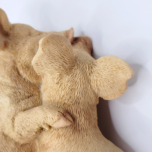 Pigs in LOVE Hugs and Kisses Castagna Italy Small Sculpted Resin Piglet Figurine - Picture 19 of 23