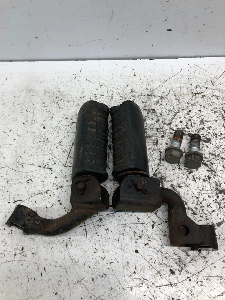 Kawasaki kz400 kz 400 Front Foot Pegs / Brackets / Mounts + Hardware - Image 3 of 3