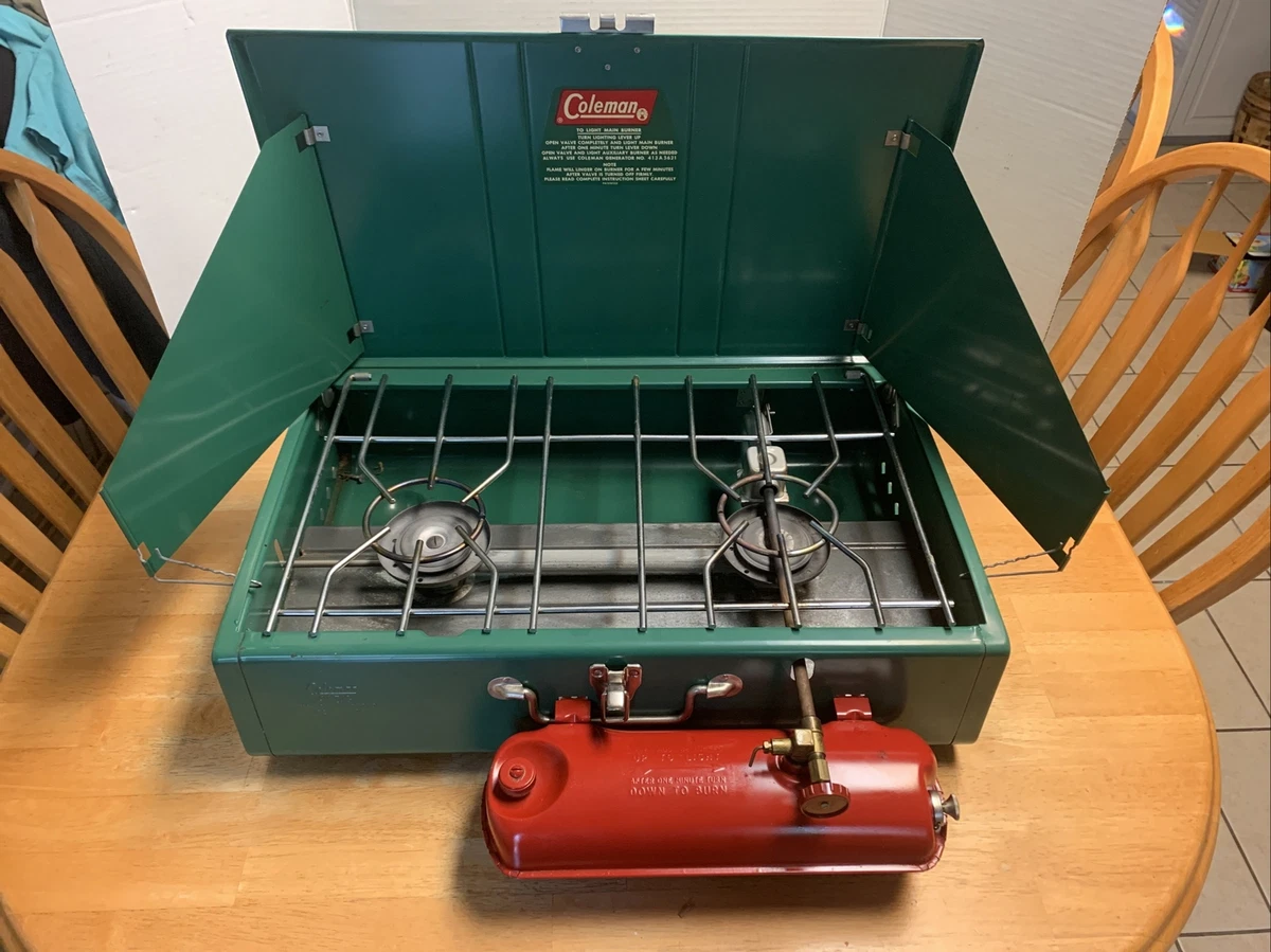 Vintage 1970's Coleman Cooking Stove w/ Box - 413G499 Two Burner Green. CLEAN A
