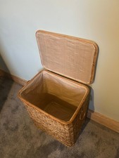 Large Wicker Laundry Basket with Lid 